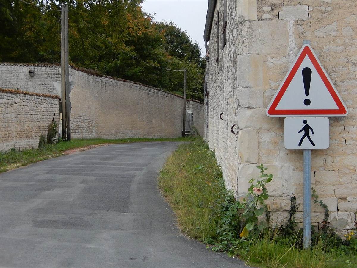 Panneau triangulaire avec point d'exclamation, autres dangers